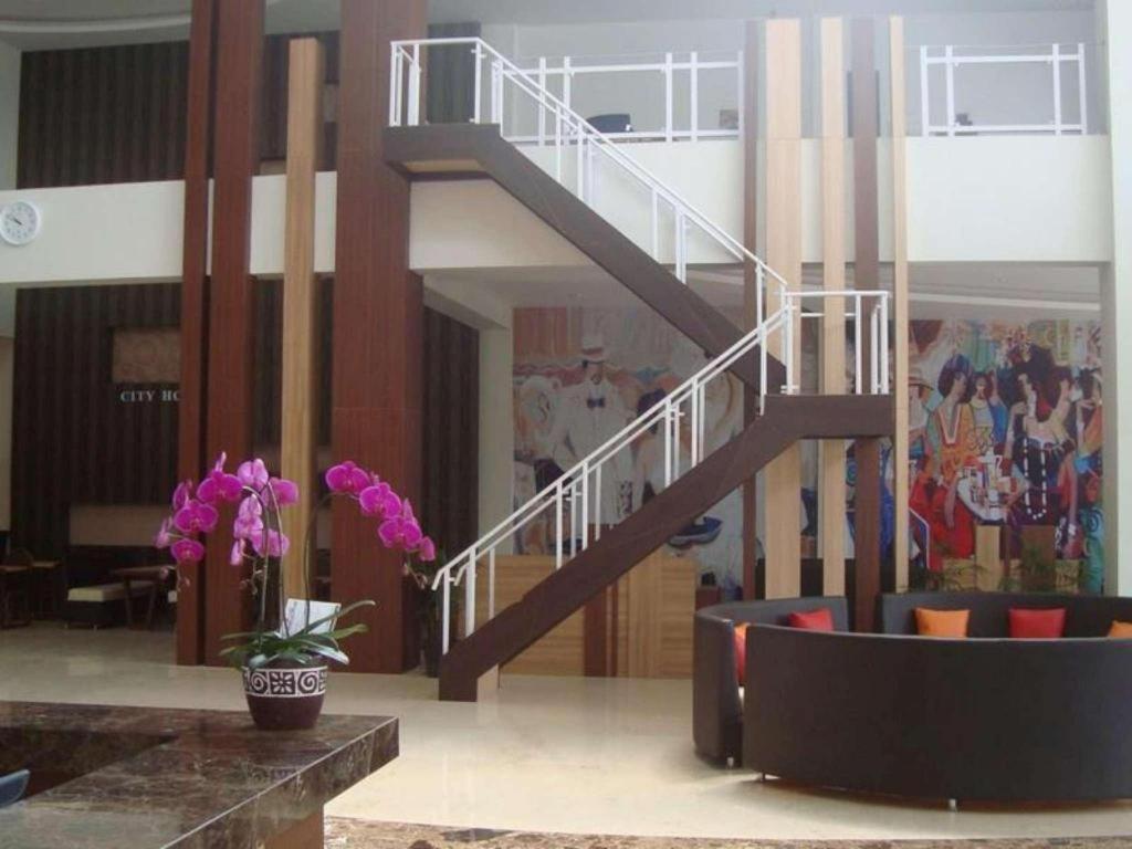 City Hotel Tasikmalaya Eksteriør bilde